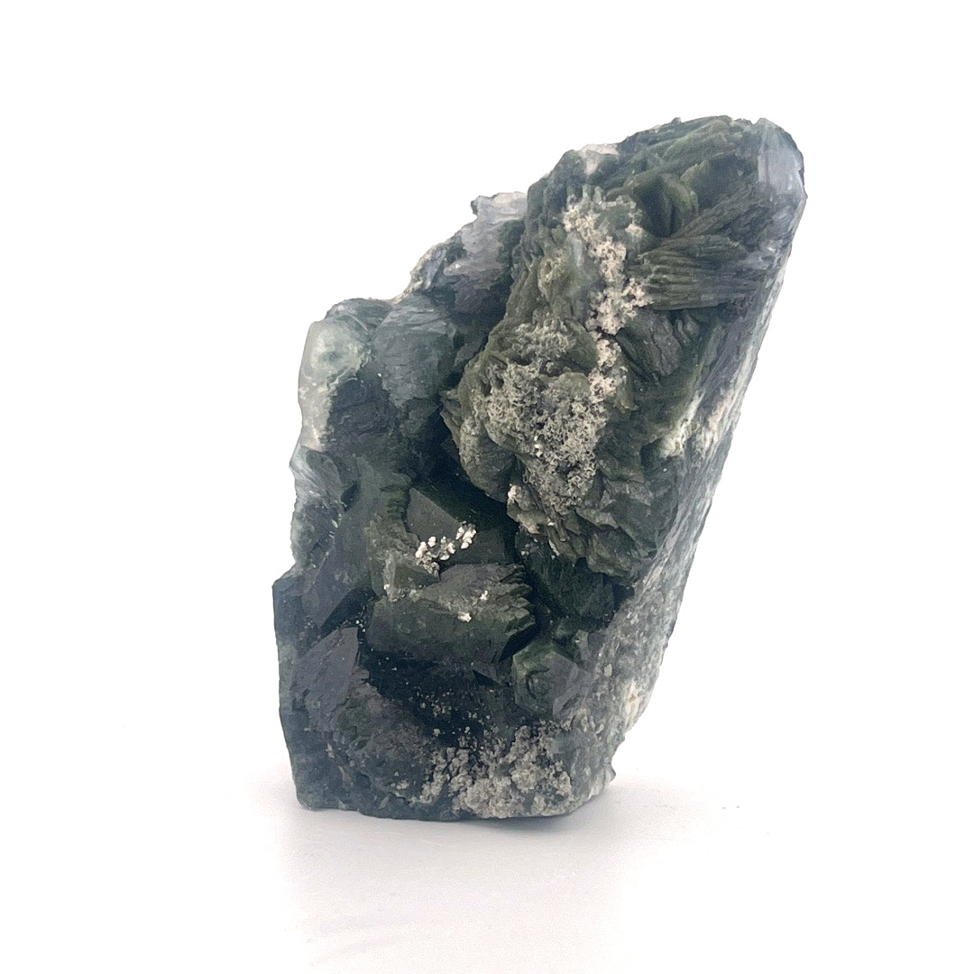 Mossy Green Heulandite  |  82 (g)