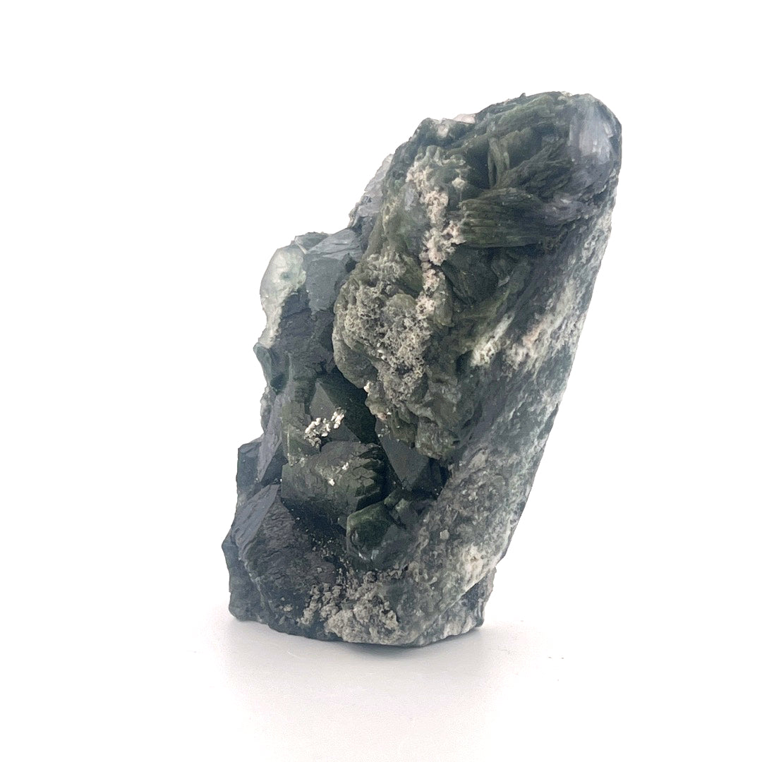 Mossy Green Heulandite  |  82 (g)