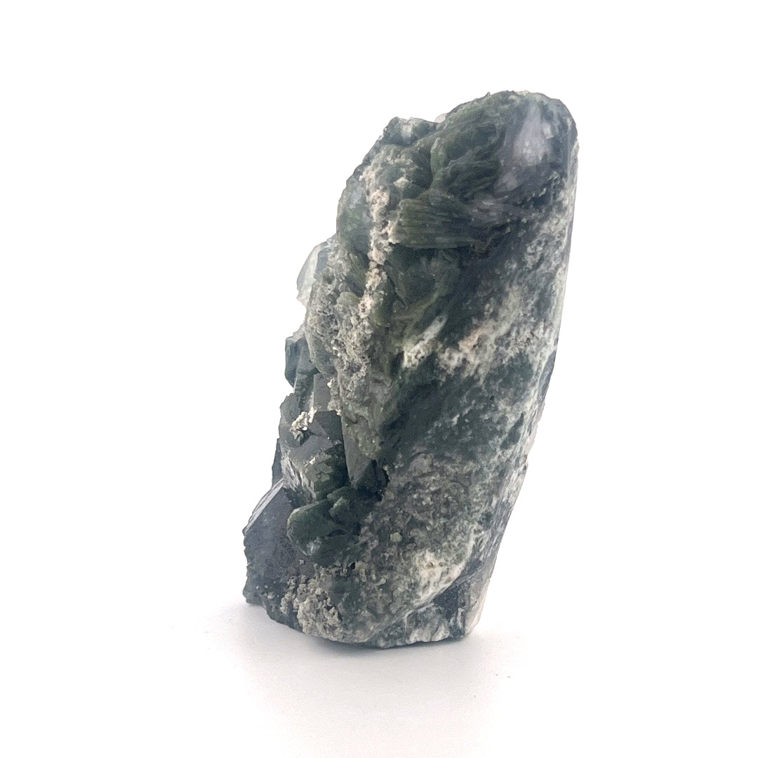 Mossy Green Heulandite  |  82 (g)