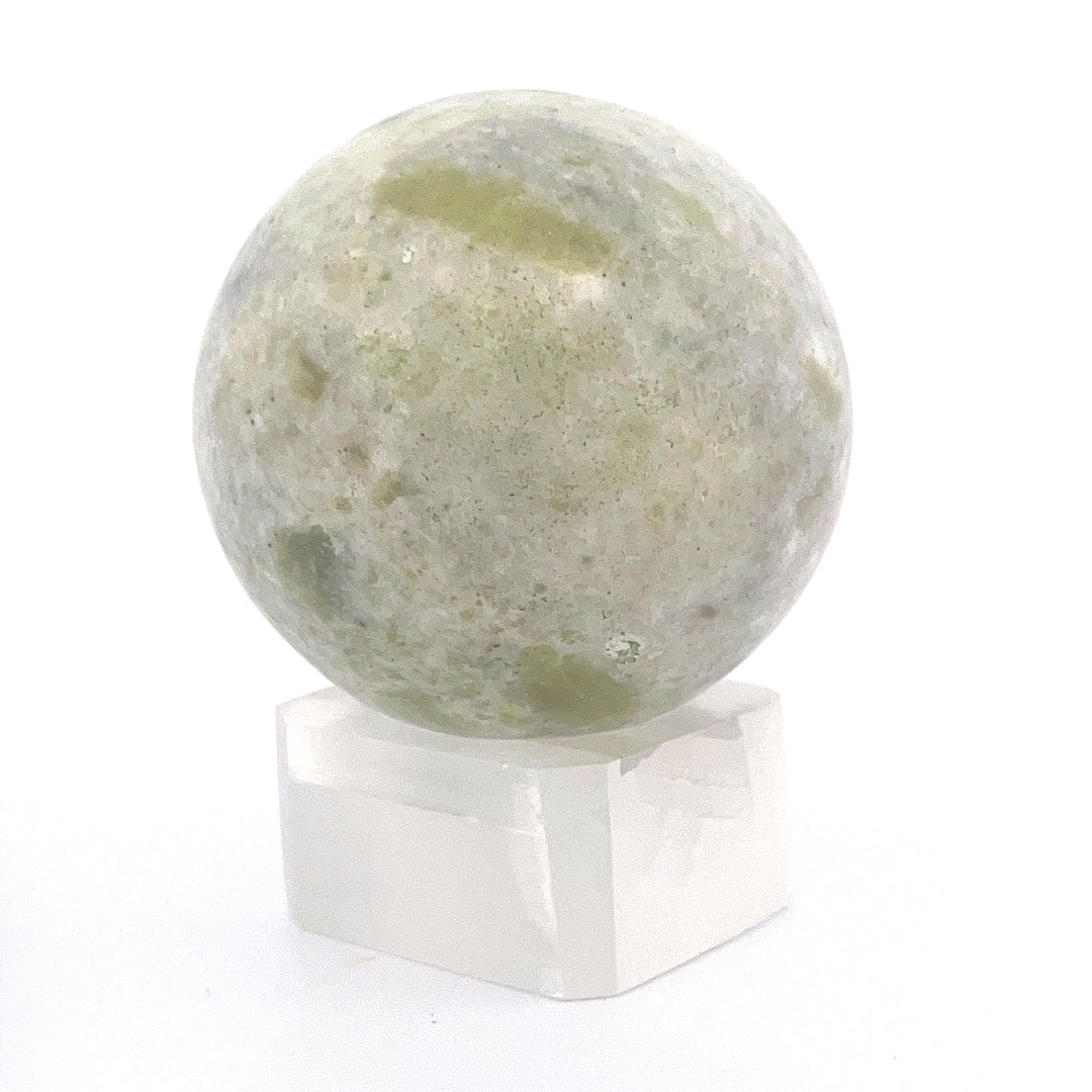 Pine Jade Sphere | 197 (g) | 2 (In)