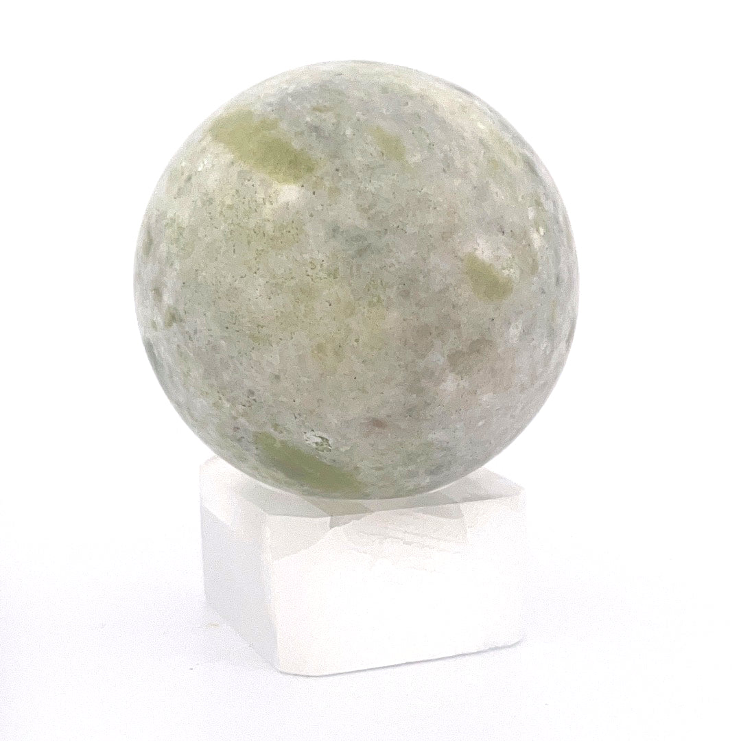 Pine Jade Sphere | 197 (g) | 2 (In)