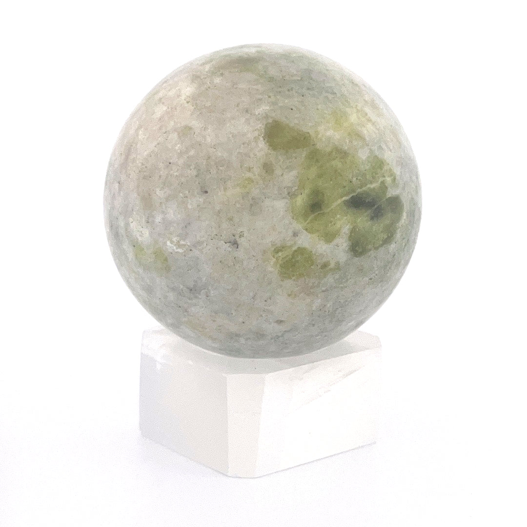 Pine Jade Sphere | 197 (g) | 2 (In)