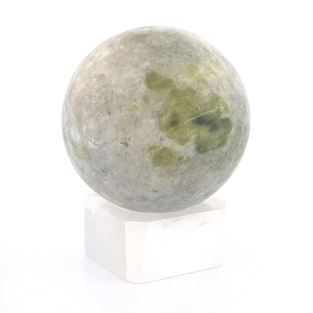 Pine Jade Sphere | 197 (g) | 2 (In)