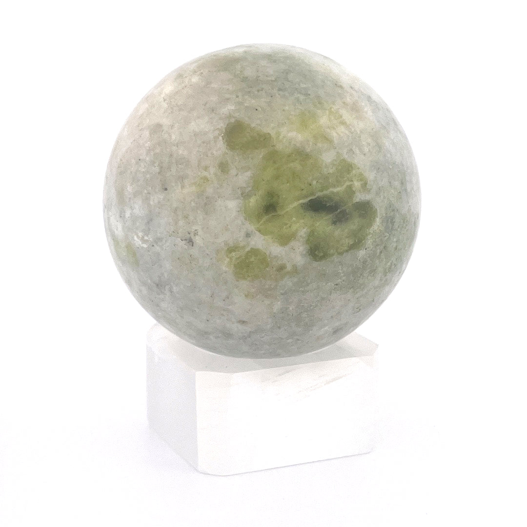 Pine Jade Sphere | 197 (g) | 2 (In)