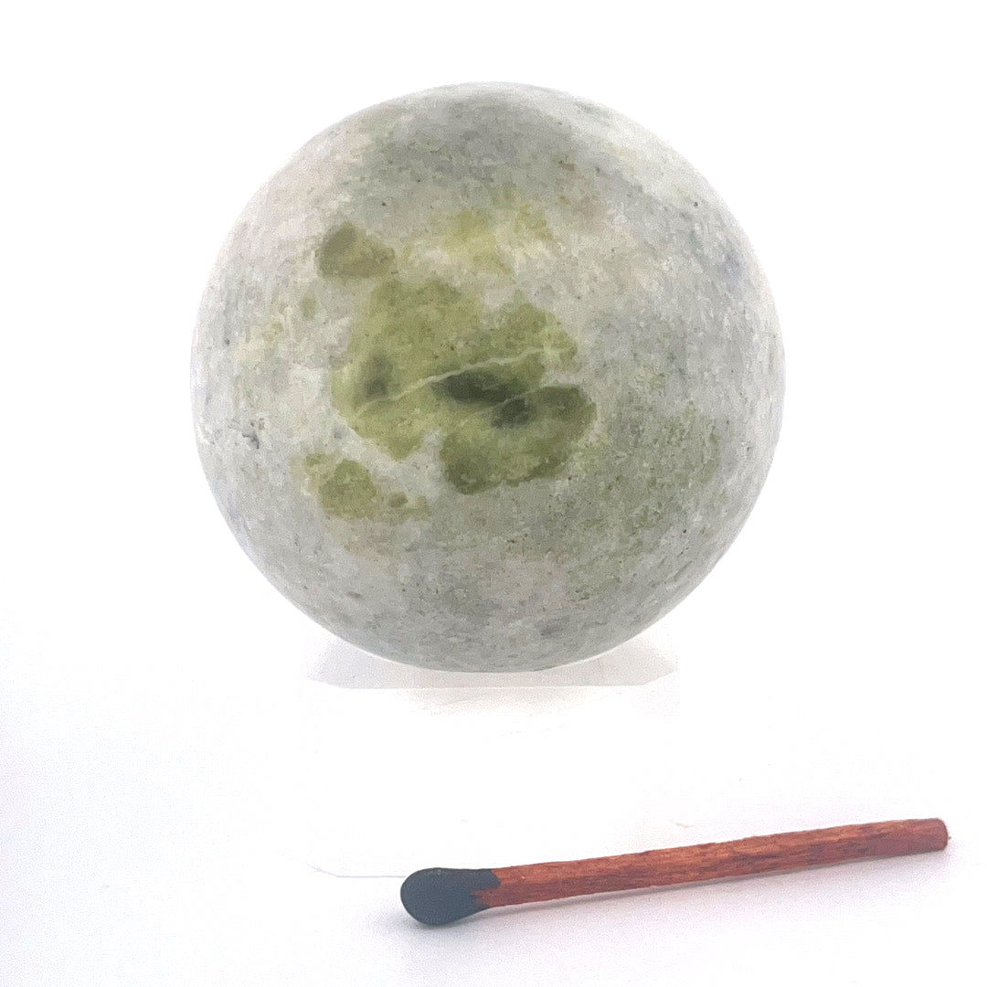 Pine Jade Sphere | 197 (g) | 2 (In)